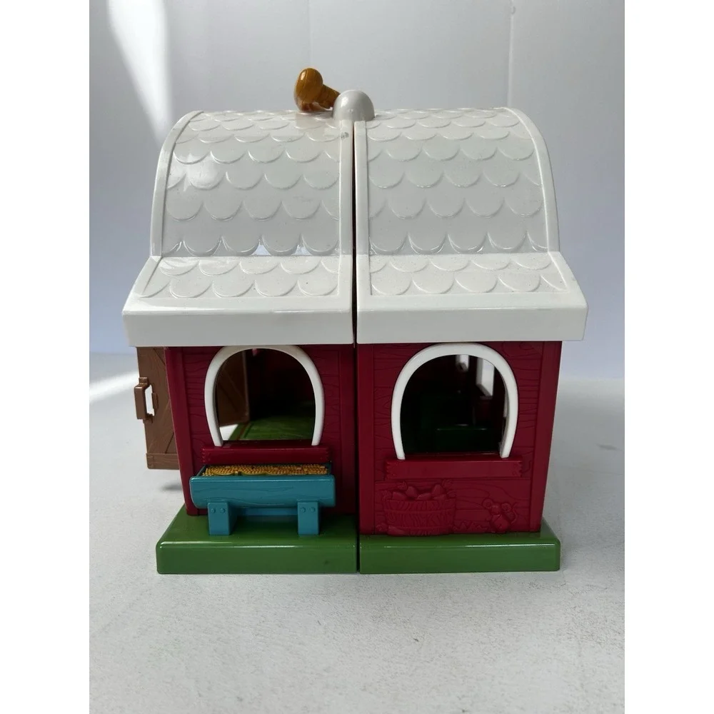 Vintage Fisher Price Hinged Red Barn Little People Farm W/Farmer & 5 Animals